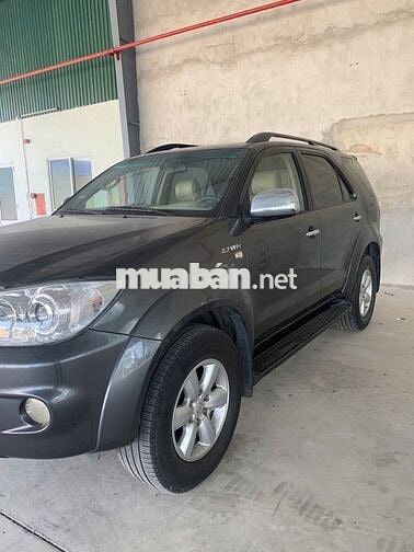 Toyota Fortuner 2010 2.7V 4x4 AT - 357000 km