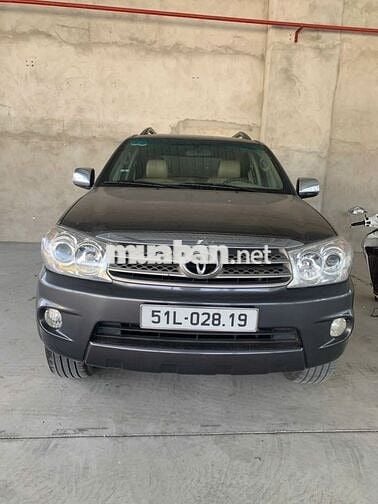 Toyota Fortuner 2010 2.7V 4x4 AT - 357000 km