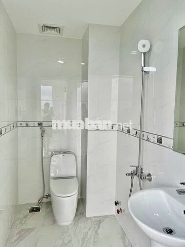 Cần cho thuê nhà MT 46A Cửu Long P.15 Q.10