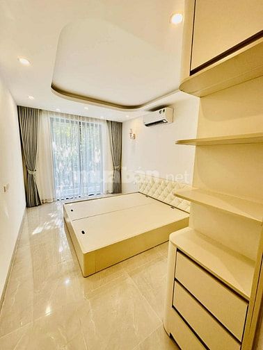 Nhà Đẹp Thang Máy Full Nội Thất, Ô Tô Đỗ Cổng