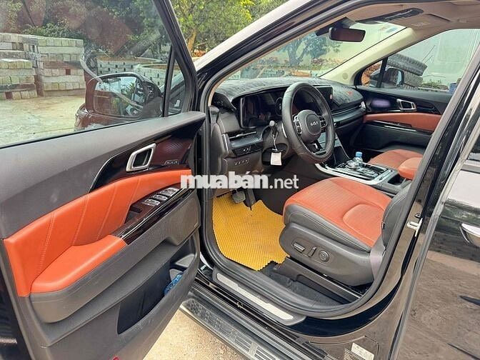 Kia Carnival 2023 Signature 3.5G - 21000 km