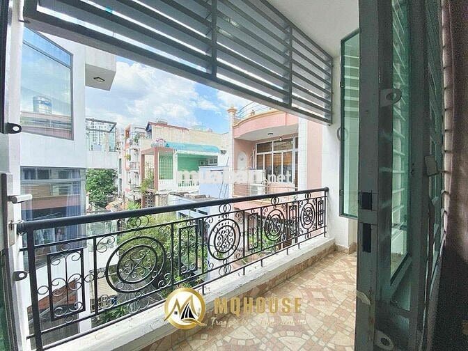 🏡 Căn Hộ Cho Thuê Full Nội Thất Ban Công - Ngay Đại Học Kinh Tế UEF