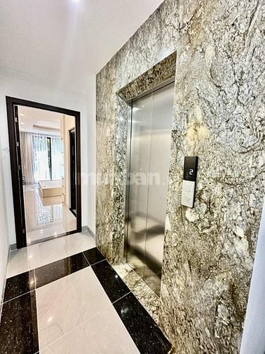 Nhà Đẹp Thang Máy Full Nội Thất, Ô Tô Đỗ Cổng