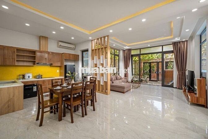 🏠 Villa 3 tầng gồm: 5PN, 5WC, phòng khách, bếp rộng rãi.