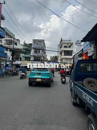 CHDV 5 TẦNG. GẦN BXMĐ. THU NHẬP 50TR/TH. SÁT HXH. SHR VUÔNG VỨC. 9,x T