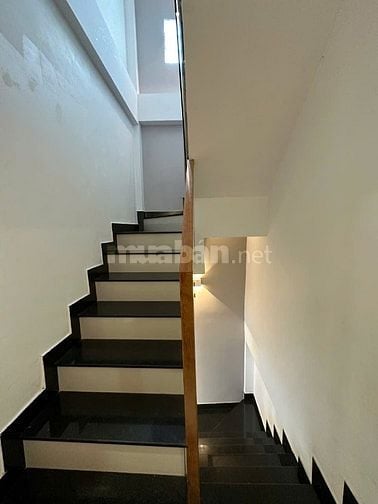 Nhà 3 tầng siêu đẹp HXH đường D1 thông Tân Cảng, Ngang 4.8x10m bề thế