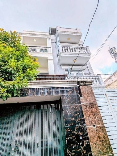 Nhà cấp 04 gần KDC HimLam, DT 5,4x16m