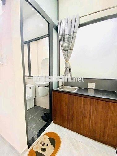 Căn hộ full nội thất cơ bản ngay vị trí trung tâm siêu thoáng mát