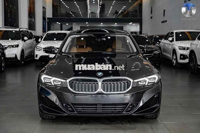BMW 3 Series 2023 320i Sport Line - 12000 km
