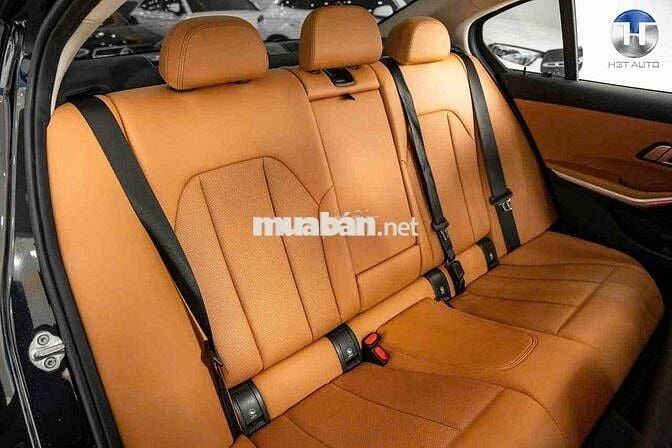 BMW 3 Series 2023 320i Sport Line - 12000 km