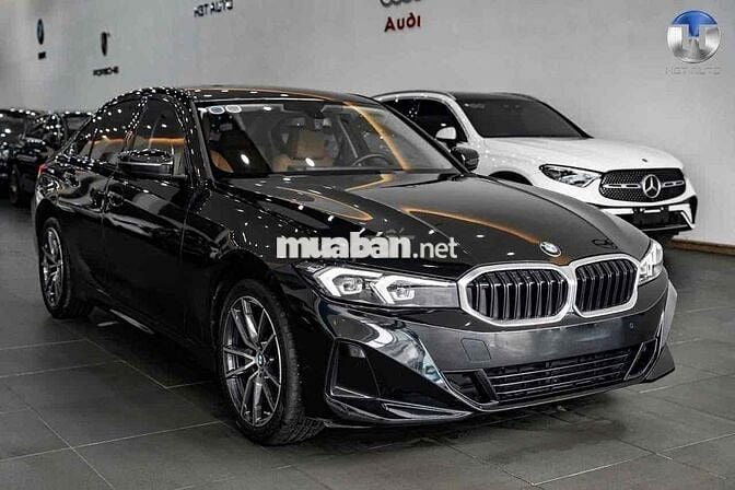 BMW 3 Series 2023 320i Sport Line - 12000 km