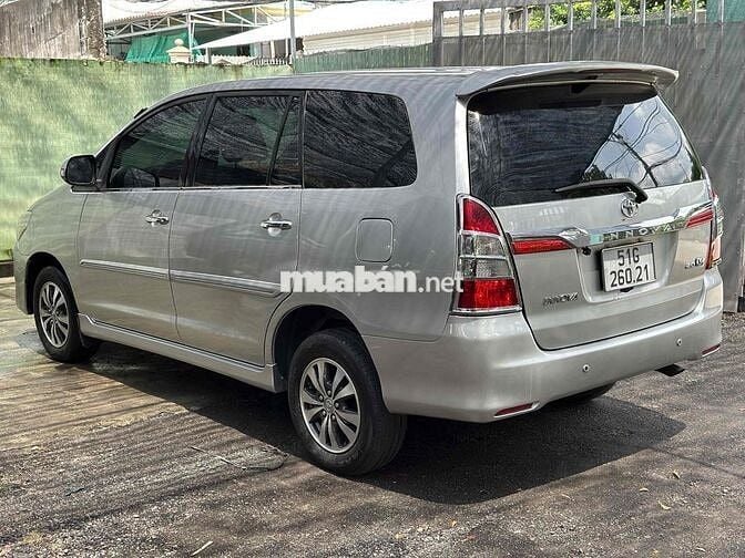 Toyota Innova 2016 2.0V - 95000 km