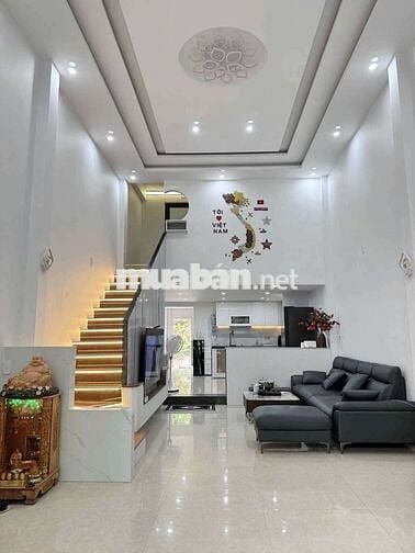 NHÀ 3 TẦNG MẶT YIEENF HÒA MINH 8 - SÁT BIỂN VÀO Ở NGAY