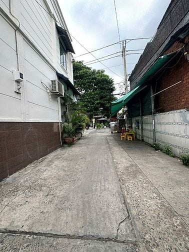 Nhà cấp 4 dt12*25m hẻm 5m Phan Đình Phùng, P.Tân Thành, Q.Tân Phú