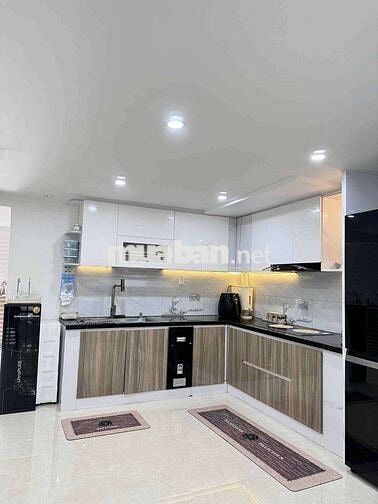 NHÀ 3 TẦNG MẶT YIEENF HÒA MINH 8 - SÁT BIỂN VÀO Ở NGAY