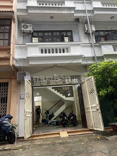 Cho thuê Phòng  ngõ 160 Trần Đại Nghĩa Dt 16m2 3,5tr/1 th,