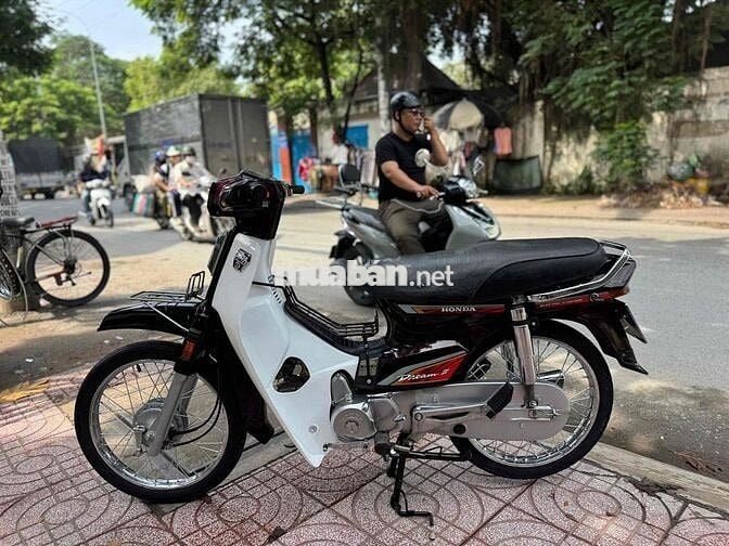Honda Dream Thái 1992 biển số thành phố