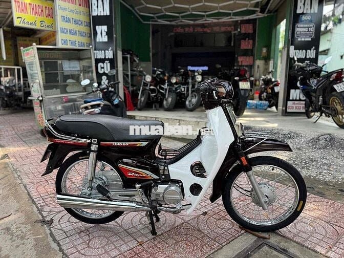 Honda Dream Thái 1992 biển số thành phố