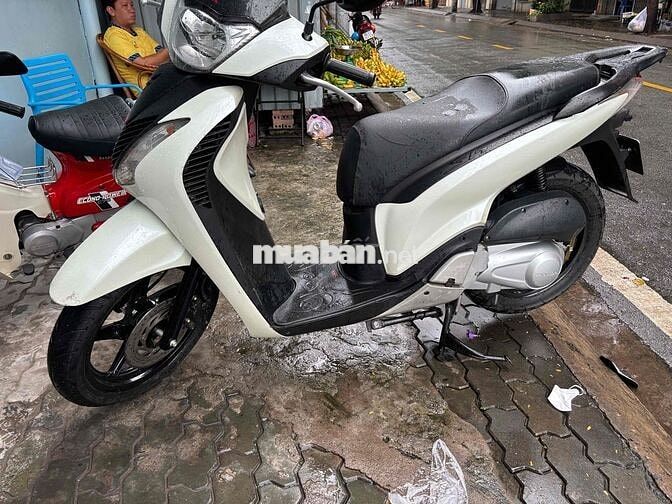 xe 2009 trắng đen sh ý.150