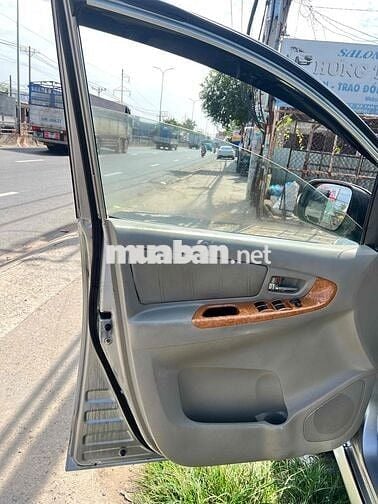 Toyota Innova 2009 G  Xe gia đình không dịch vụ