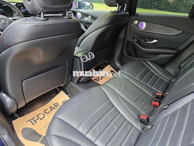 Mercedes Benz GLC300 2021 - 33000 km