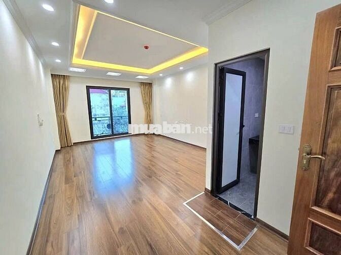 Cần bán nhà riêng HÀO NAM 5T DT 25M 90M ra phố bán nhỉnh 6 tỷ