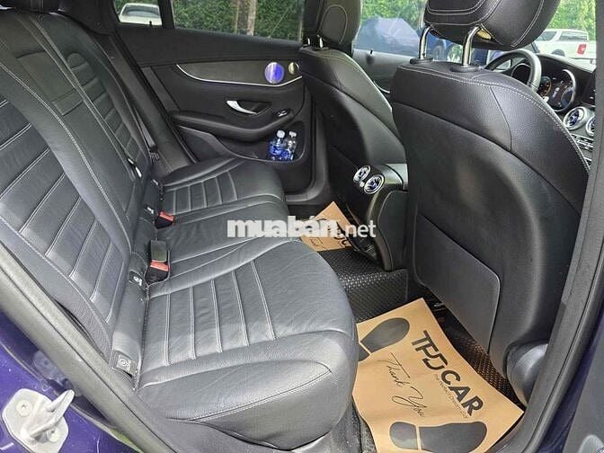 Mercedes Benz GLC300 2021 - 33000 km
