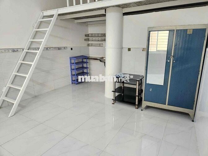 Duplex rộng rãi 30m2 nằm sát trục đường 3/2