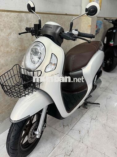 SCOOPY khoá ga 2025 trắng mới keng 43AE-056.01