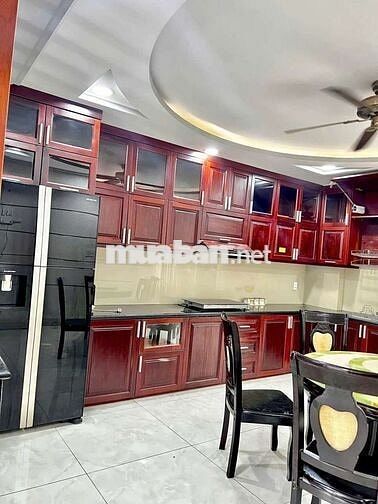 Cho thuê nhà 3 lầu full nội thất đường 10m