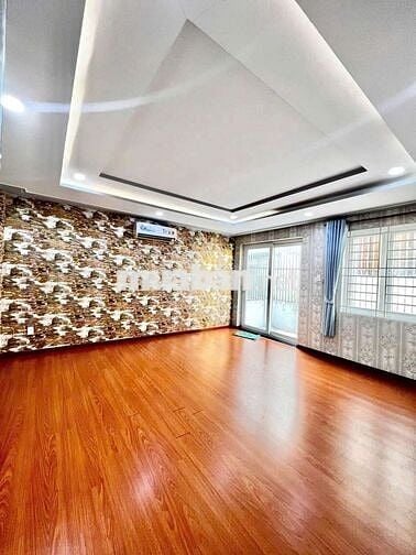 Cho thuê nhà 3 lầu full nội thất đường 10m