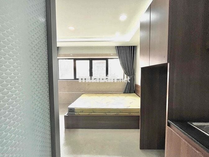 CĂN HỘ NGAY GA METRO BẾN THÀNH QUẬN 1, BAN CÔNG, MẶT TIỀN ĐƯỜNG