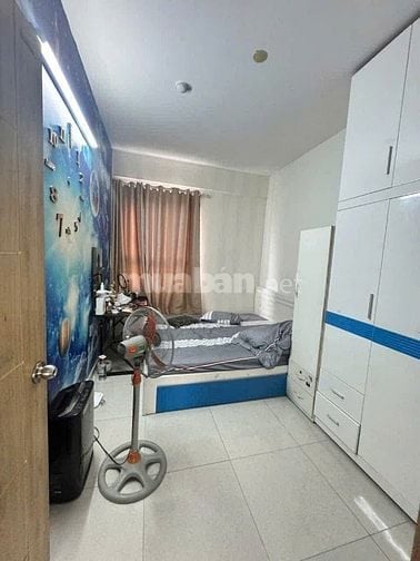 Chung cư Hoàng Sa, Tân Định, Q1: 90m2, 2pn, ban công 11tr5/tháng