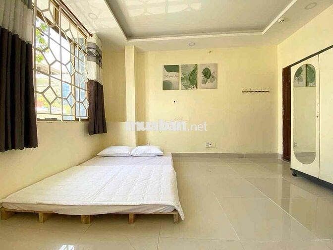 phòng cho thuê ban công cửa sổ thoáng gần đại học bách khoa quận 10