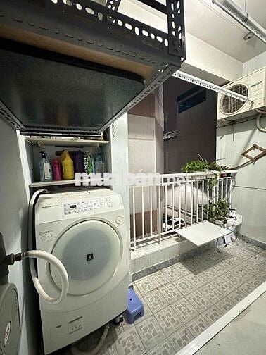 Cho thuê căn hộ 2PN quận Bình Thạnh, gần quận 1