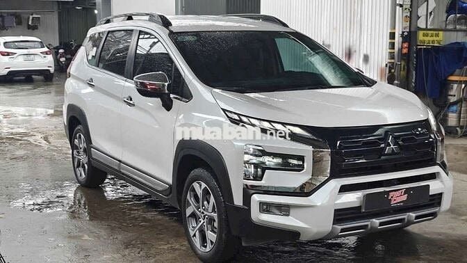 Mitsubishi Xpander Cross 2025,màu trắng,đi 10000km