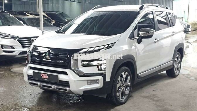 Mitsubishi Xpander Cross 2025,màu trắng,đi 10000km