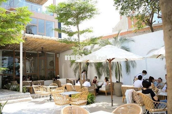 Biệt Thự Gần MT  Lê Văn Sỹ, Phường 13, Quận 3 Gần Trần Quang Diệu