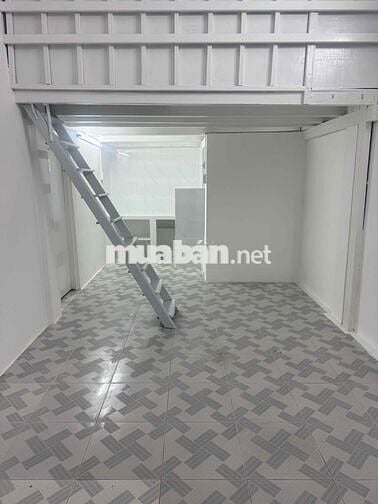 Nhà trệt mới sơn sửa có sân để xe máy khu an ninh sạch sẽ