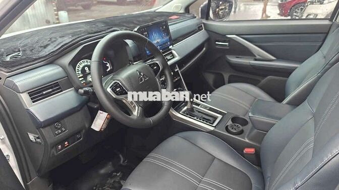Mitsubishi Xpander Cross 2025,màu trắng,đi 10000km