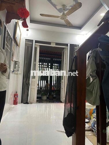 mới keng trệt lầu 5,5*12; có máy lạnh Rẻ chốt lẹ