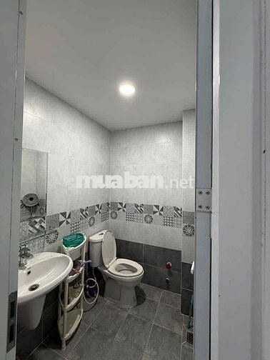 2pn 1 toilet ngay trung tâm Q1