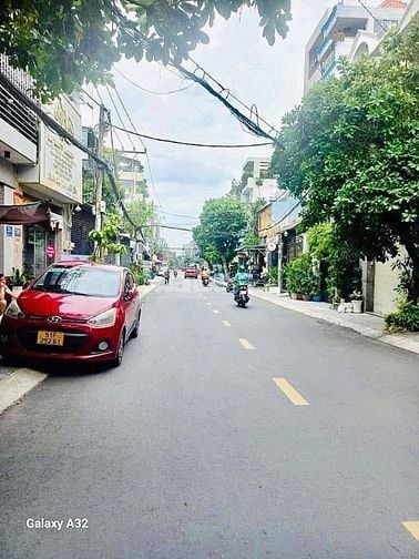 Bán nhà rẻ đẹp 3 lầu (4x15) 286/ Nguyễn Văn Công p3 Gò Vấp (SÂN BAY)