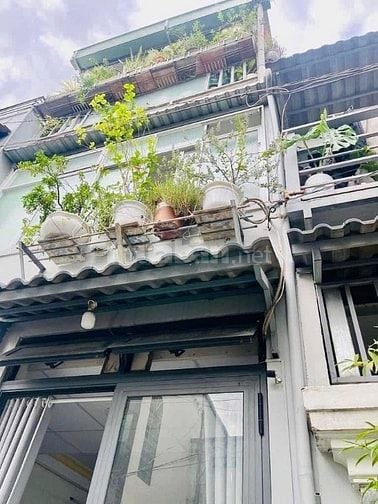 Bán nhà rẻ đẹp 3 lầu (4x15) 286/ Nguyễn Văn Công p3 Gò Vấp (SÂN BAY)