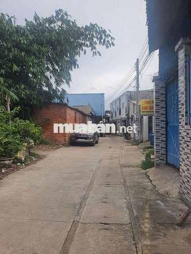 Nhà 100m kdc gần trường cấp 1.2.3 Dĩ An vào 300m p. Dĩ An