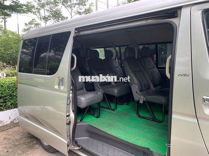 Toyota Hiace 2005 - xe xài kỹ còn rất đẹp