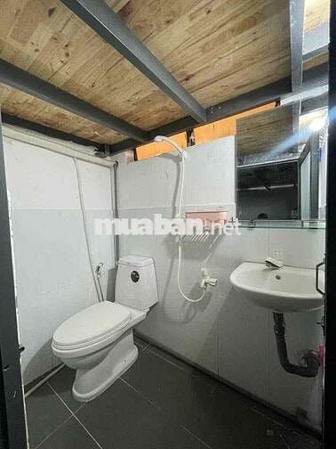 gác lửng wc riêng nội thất như hình 2tr9 Ib lẹ ạ