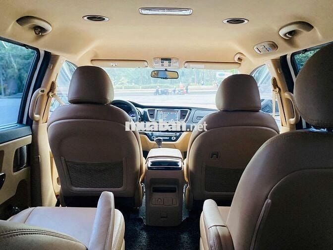 Kia Sedona 2016 3.3 GAT - 150000 km