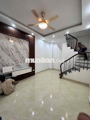 Bán Nhà Hoàng Sâm Hoàng Quốc Việt Cầu Giấy S40m 4T Giá 7.3 tỷ