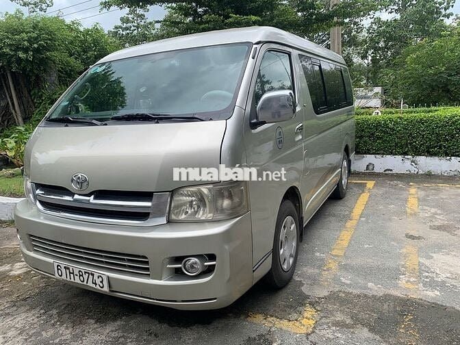 Toyota Hiace 2005 - xe xài kỹ còn rất đẹp